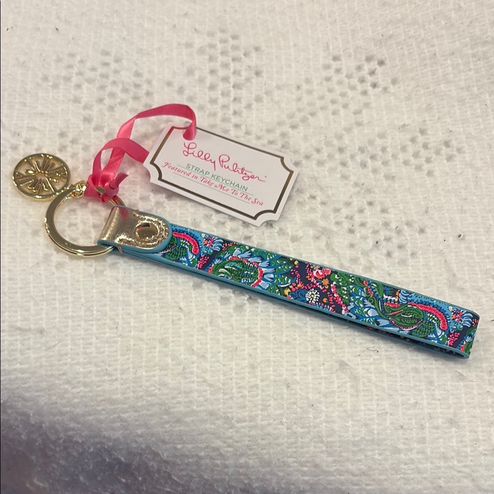 NWT Lilly Pulitzer Blue and Pink Featured in Take Me To The Sea Keychain - Picture 4 of 8